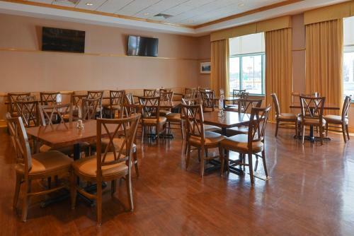 Hotel Holiday Inn Express Breezewood
