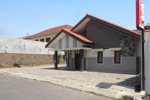 Hotel Oyo 1547 Wisma Ray Syariah