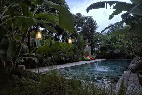 Hostal Kamar Kembar At Semadi Living