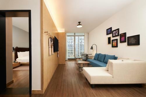Hotel Moxy Shenzhen North Station