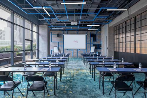 Hotel Moxy Shenzhen North Station