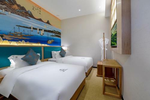 Hotel One House