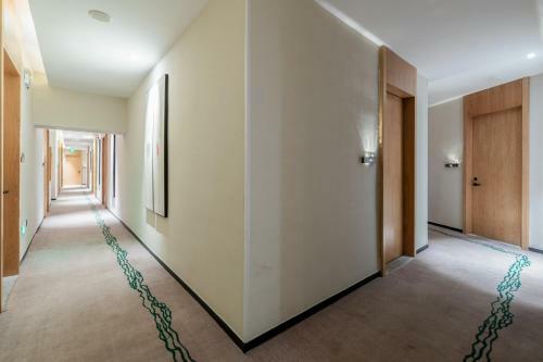 Hotel One House