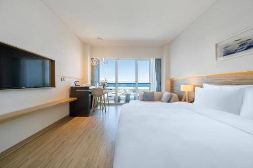 Long Cheer Zanyee Hotel