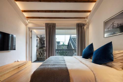 Hotel ????????