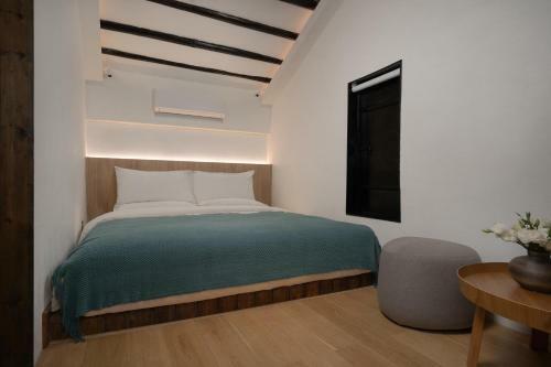 Hotel ????????