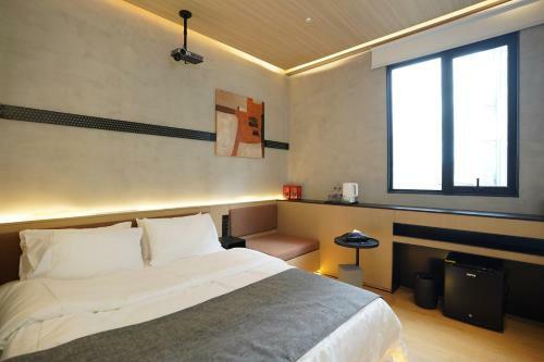 Lia Hotel Xili Branch