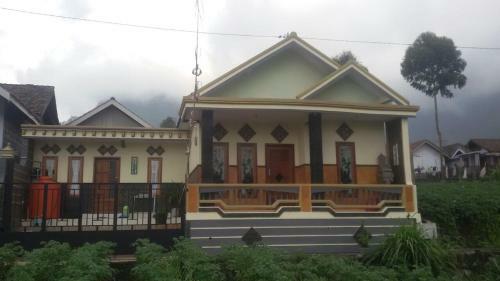 Ladewi Homestay