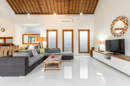 La Heavens 3br Villa By Azure