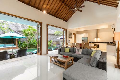La Heavens 3br Villa By Azure