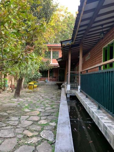 Hostal Sonosewu Guesthouse Syariah