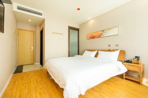 J Hotel