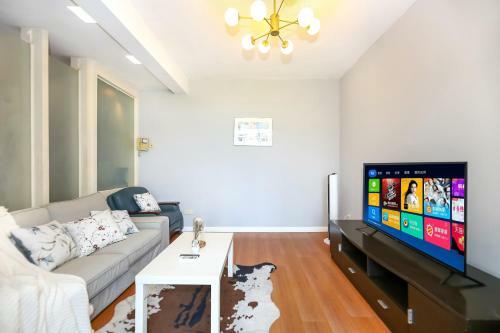 Shanghai New International Expo Center Apartment