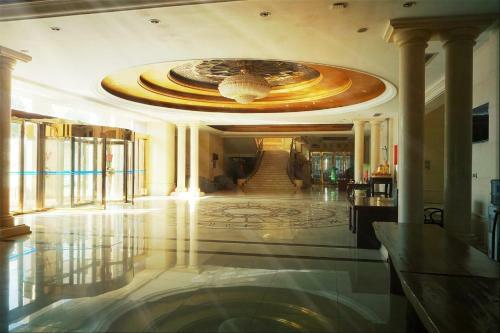 Gloria Plaza Hotel Hangtou
