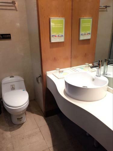Gloria Plaza Hotel Hangtou