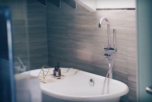 Hostal Hills Boutique Guesthouse