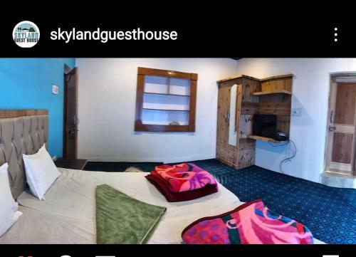 Hostal Sky Land Guest House