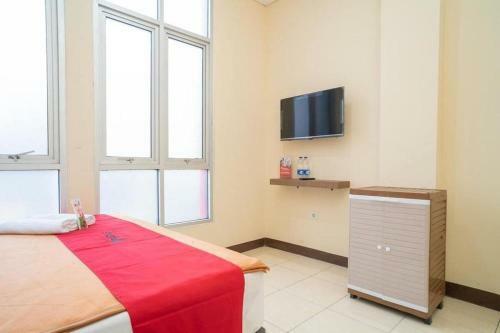 Hotel Reddoorz Near Stasiun Tangerang