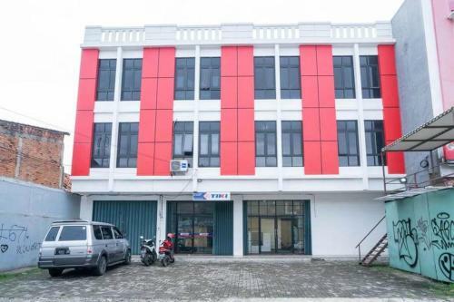 Hotel Reddoorz Near Stasiun Tangerang
