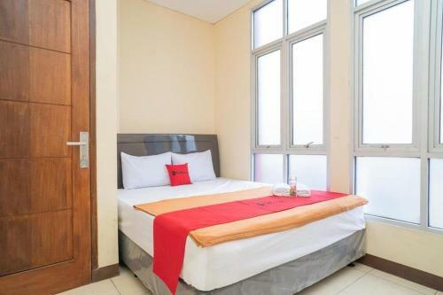 Hotel Reddoorz Near Stasiun Tangerang