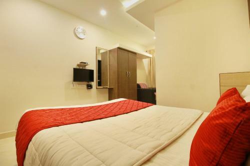 Hotel Oyo Flagship 11531 Sathya Lodge