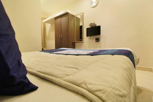 Hotel Oyo Flagship 11531 Sathya Lodge