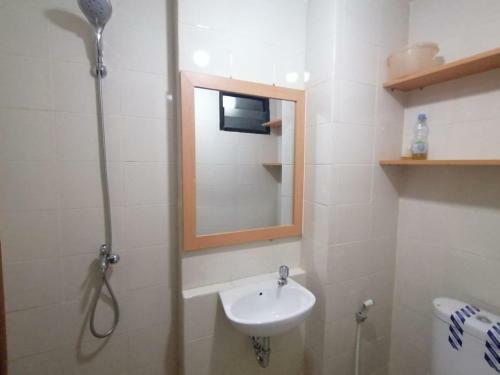 Hostal Apartemen Lagoon Betos By Veeroom