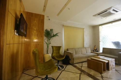 Hotel Gurveer Royal