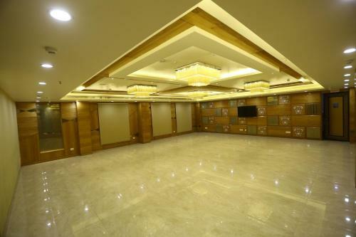 Hotel Gurveer Royal