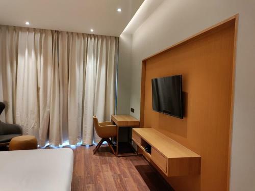 Hotel Damson Plum