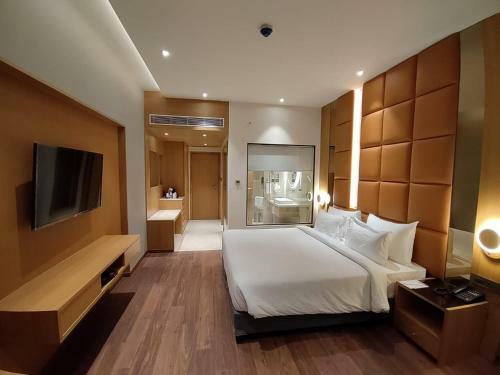 Hotel Damson Plum
