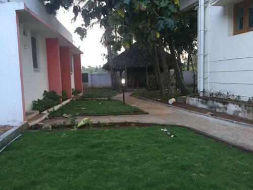 Hostal Living Edge Residency