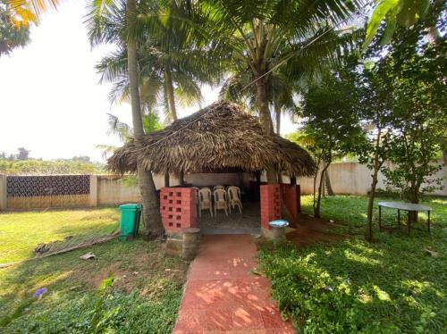 Hostal Living Edge Residency