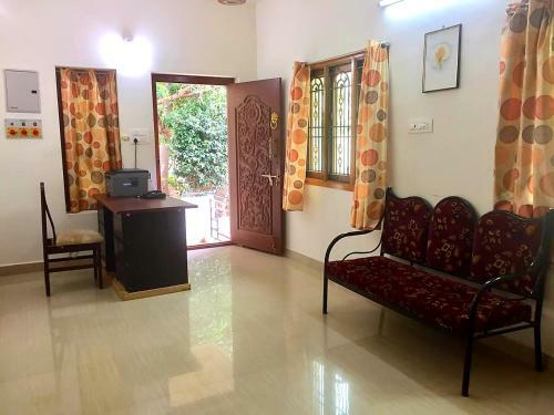Hostal Living Edge Residency