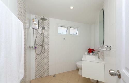Hotel Kata White Villas