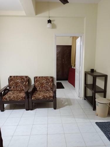 Hotel Alanapoolstay