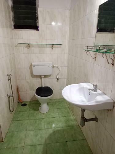 Hotel Alanapoolstay