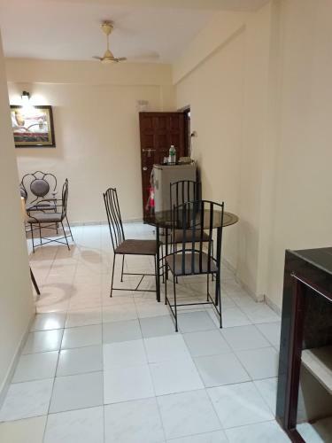 Hotel Alanapoolstay