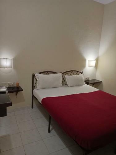 Hotel Alanapoolstay