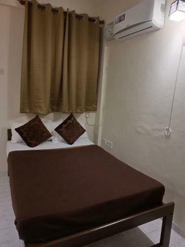 Hotel Alanapoolstay