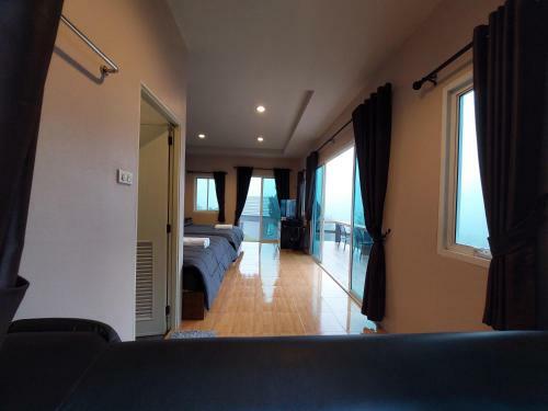 Bed & Breakfast Theroadview Resort