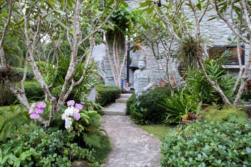 Villa Mae Nai Gardens