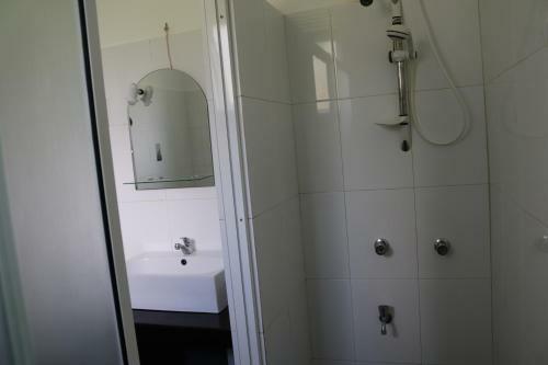 Hostal Manel Guest House