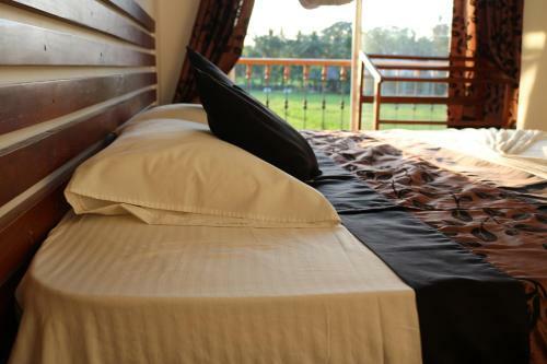 Hostal Manel Guest House