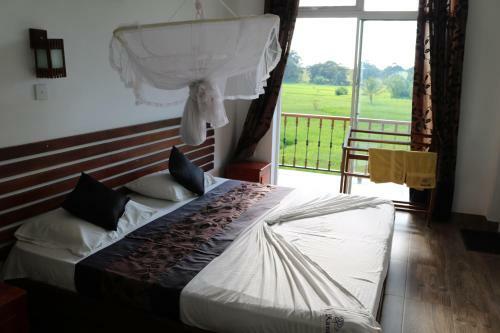 Hostal Manel Guest House