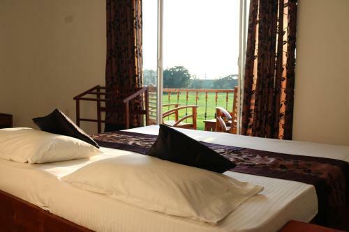 Hostal Manel Guest House