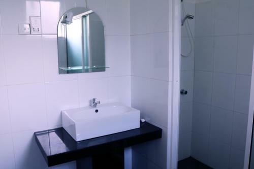 Hostal Manel Guest House