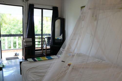 Hostal Manel Guest House