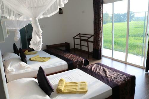 Hostal Manel Guest House