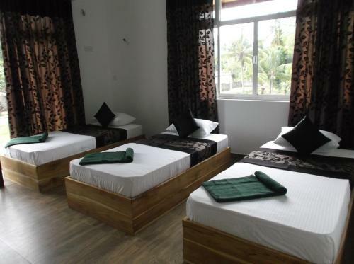 Hostal Manel Guest House